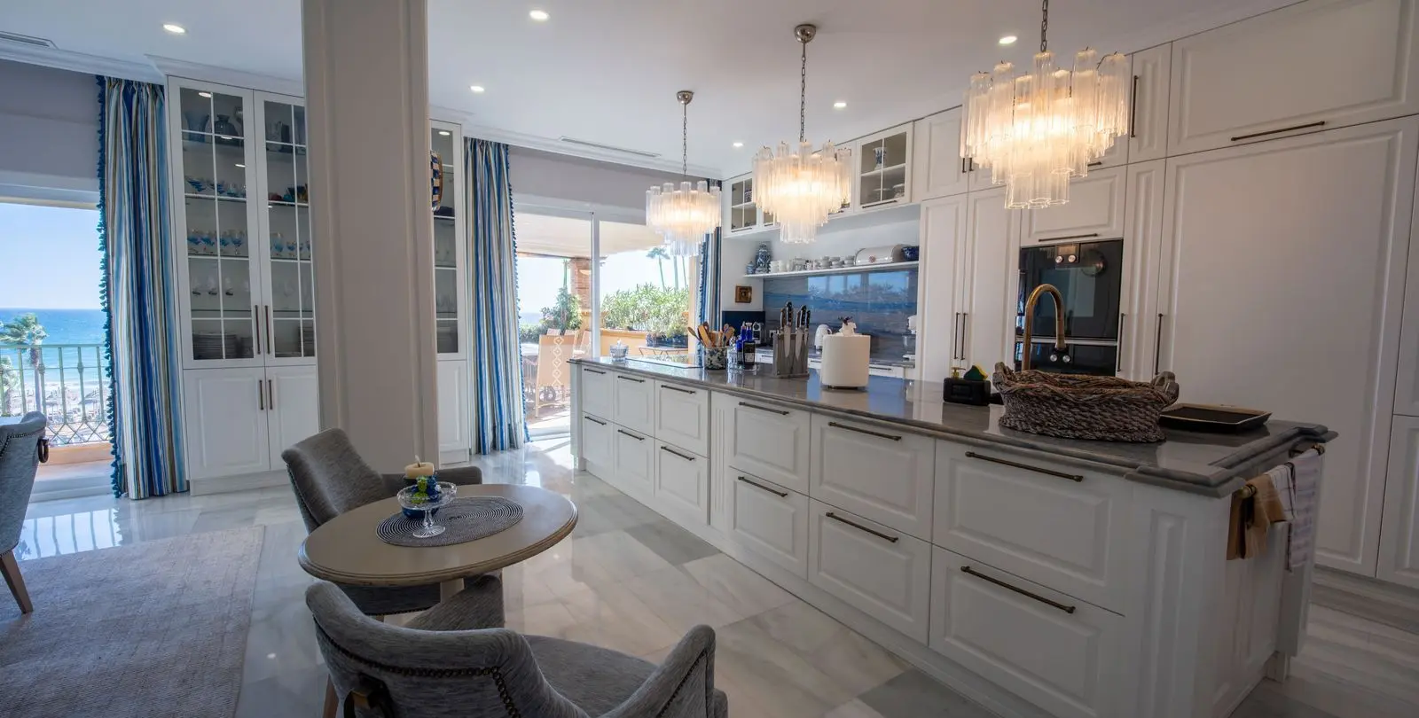 Venta de apartamento en planta media en Río Real 4