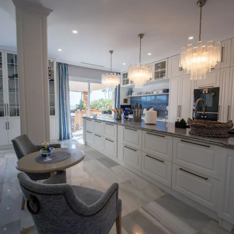 Venta de apartamento en planta media en Río Real