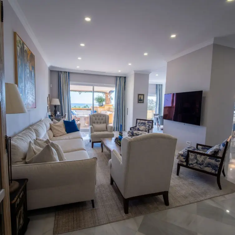 Venta de apartamento en planta media en Río Real
