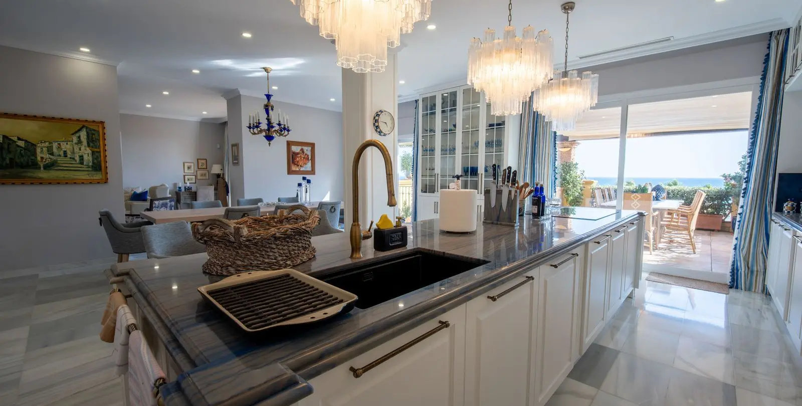 Venta de apartamento en planta media en Río Real 7