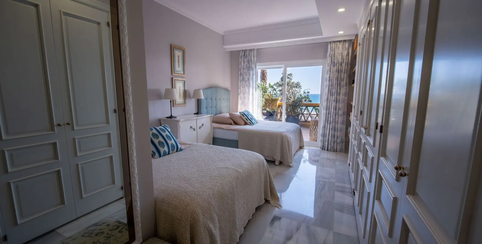 Venta de apartamento en planta media en Río Real 11