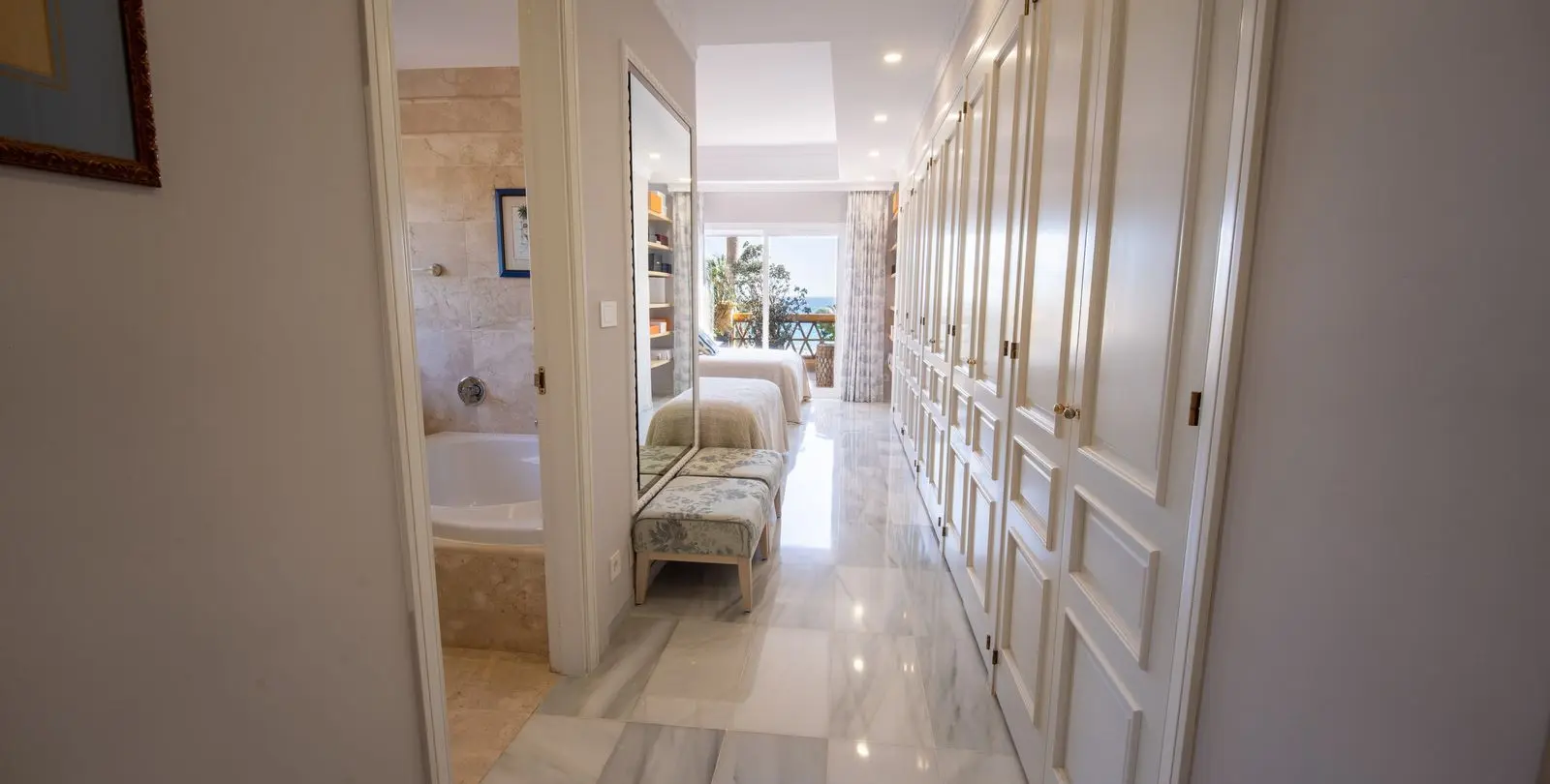 Venta de apartamento en planta media en Río Real 16