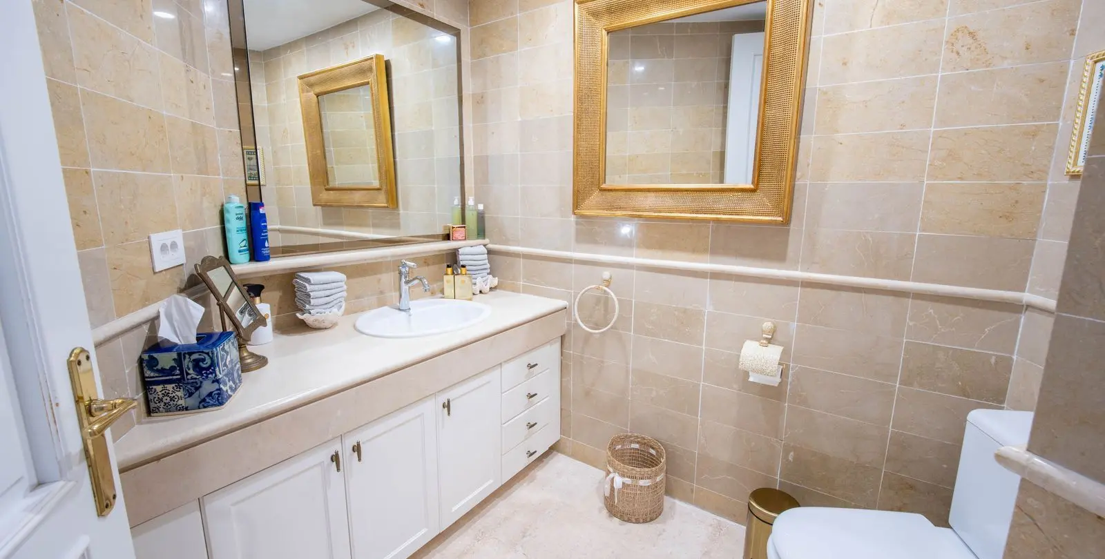 Venta de apartamento en planta media en Río Real 22