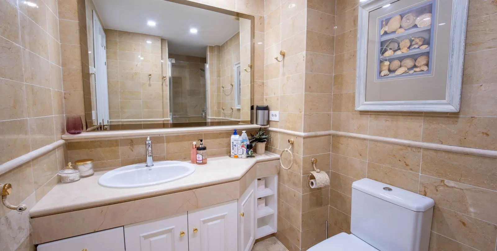 Venta de apartamento en planta media en Río Real 23