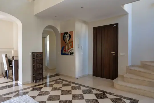 Image 4 thumb