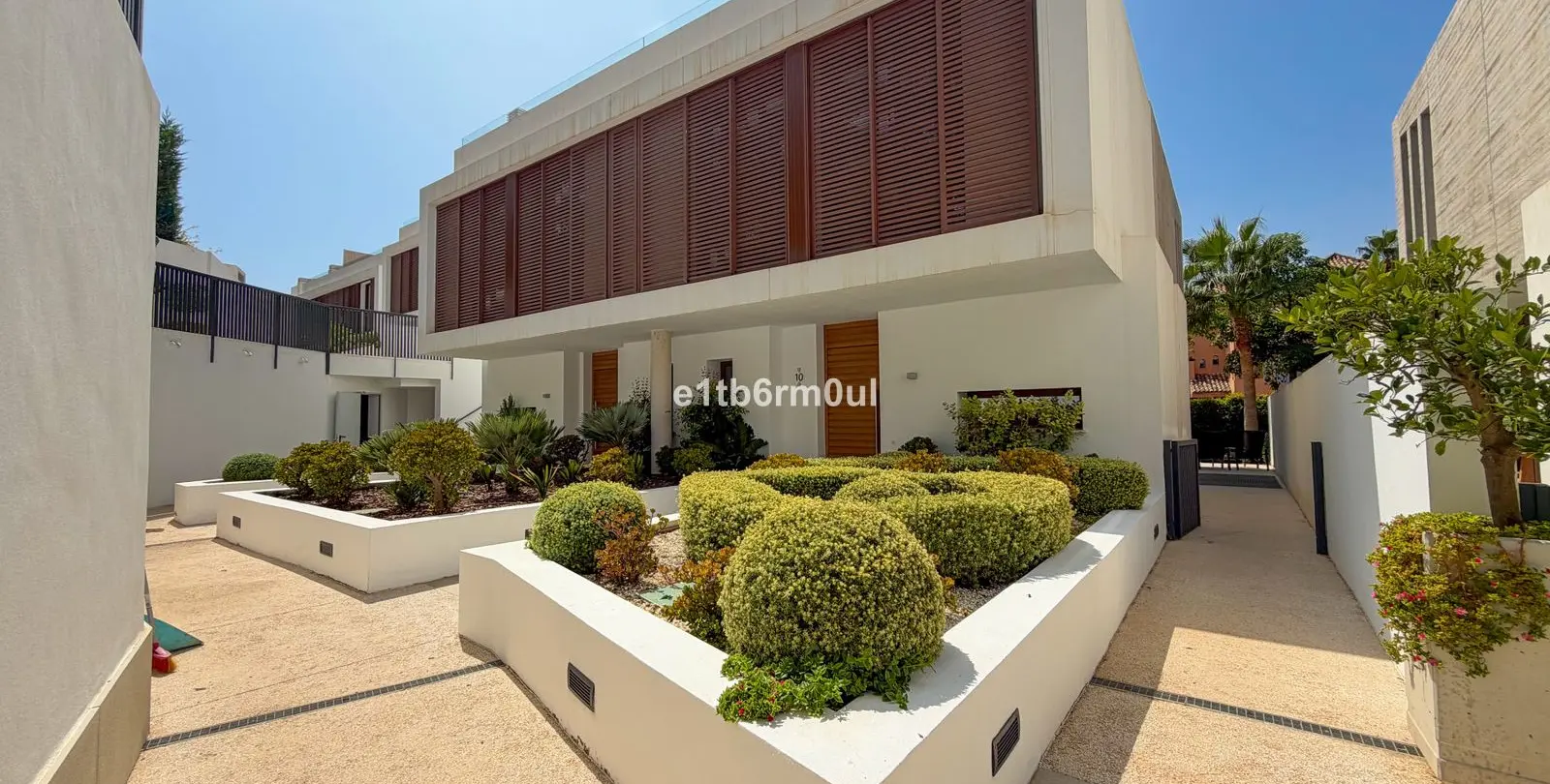 Sale of semi-detached house in The Golden Mile 3