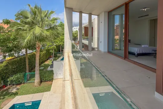 Image 6 thumb