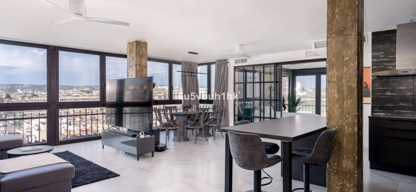 Venta de apartamento en planta media en Las Lagunas 0