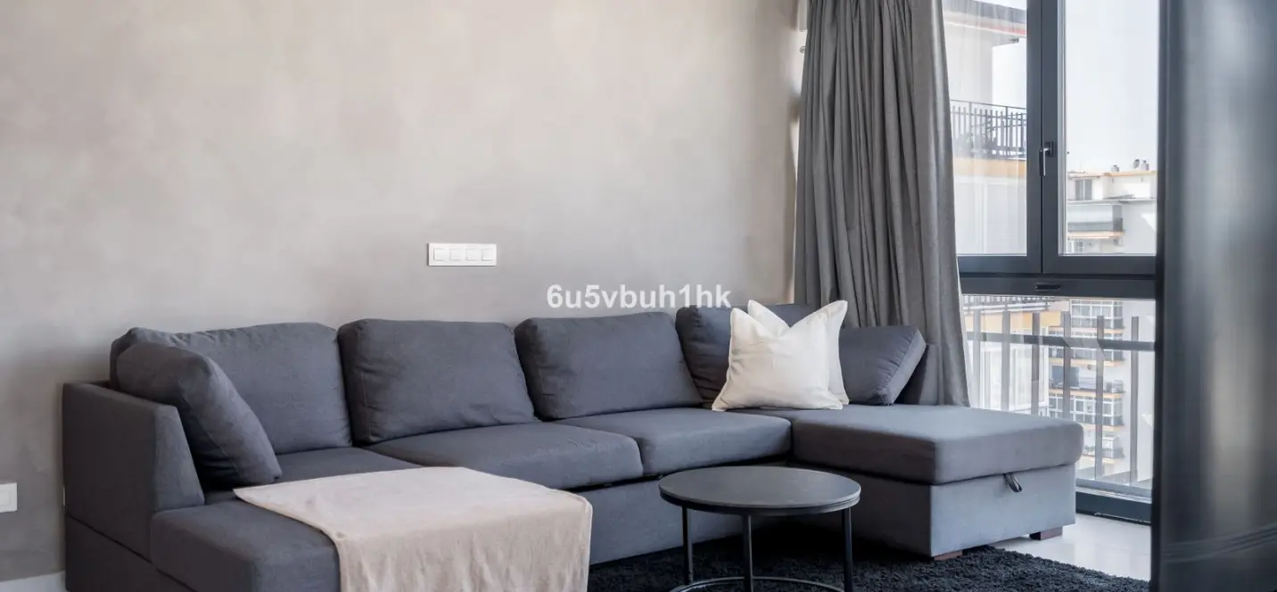 Venta de apartamento en planta media en Las Lagunas 2