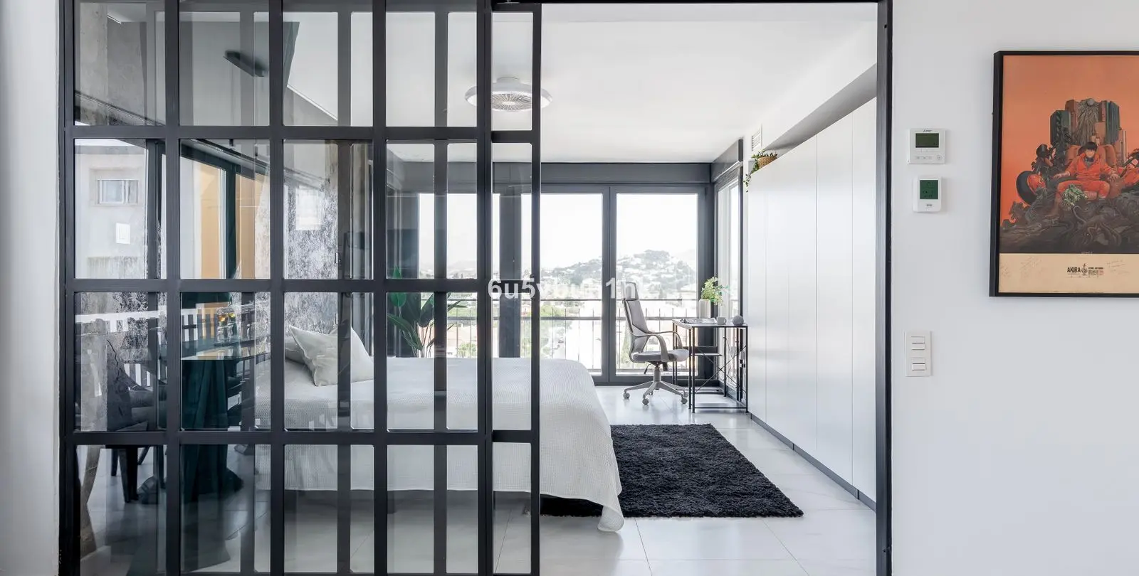 Venta de apartamento en planta media en Las Lagunas 5