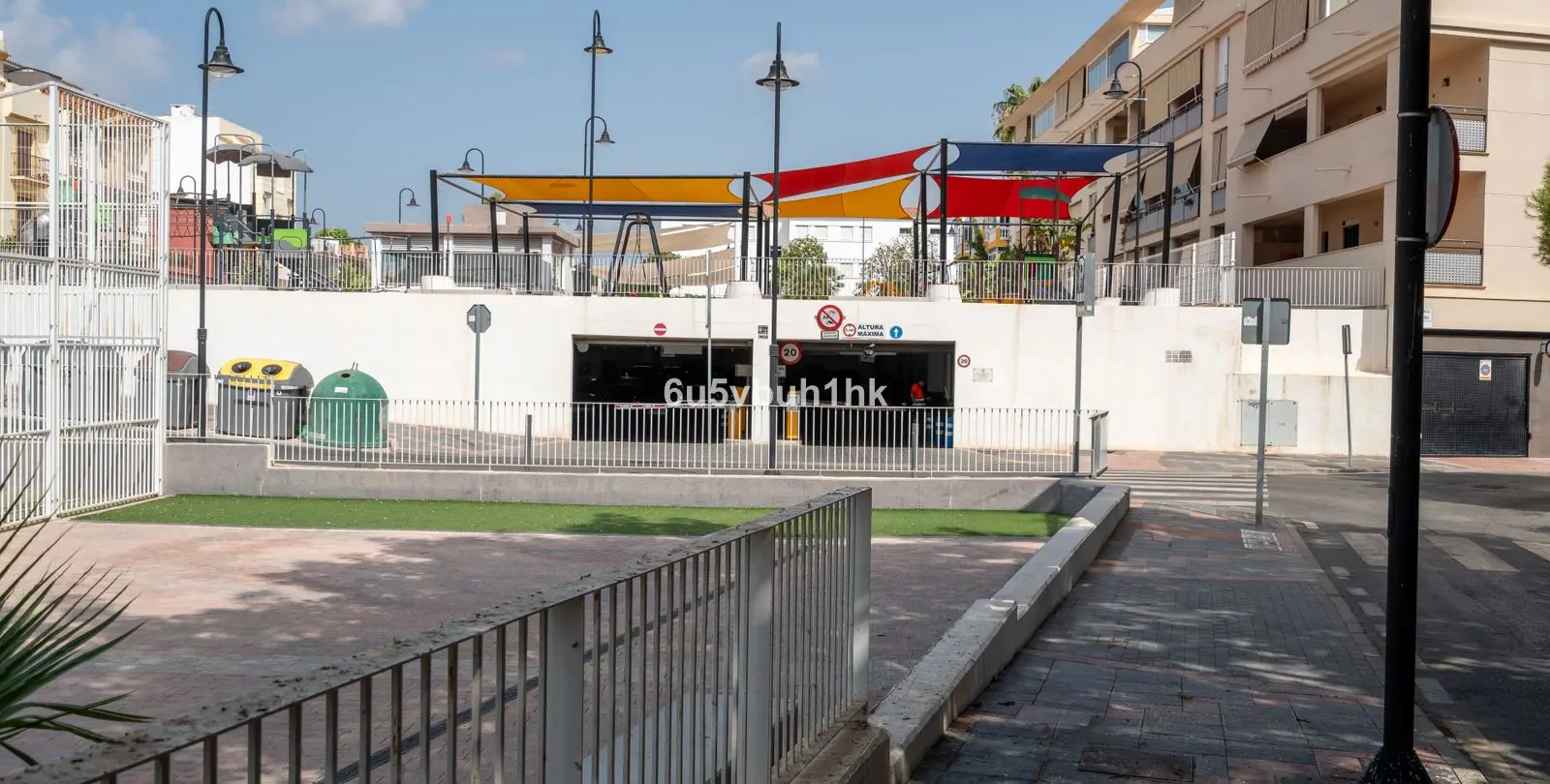 Venta de apartamento en planta media en Las Lagunas 45