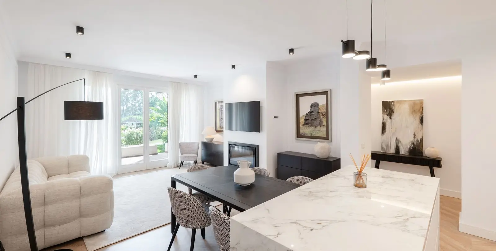 Venta de apartamento en planta baja en Estepona 1