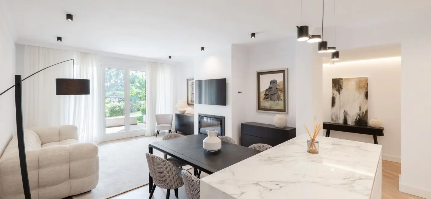 Venta de apartamento en planta baja en Estepona 0