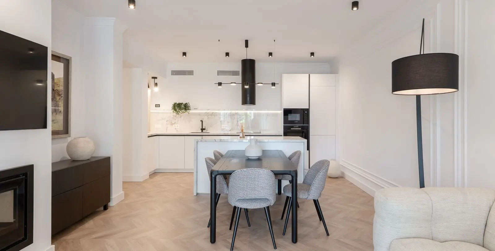 Venta de apartamento en planta baja en Estepona 3
