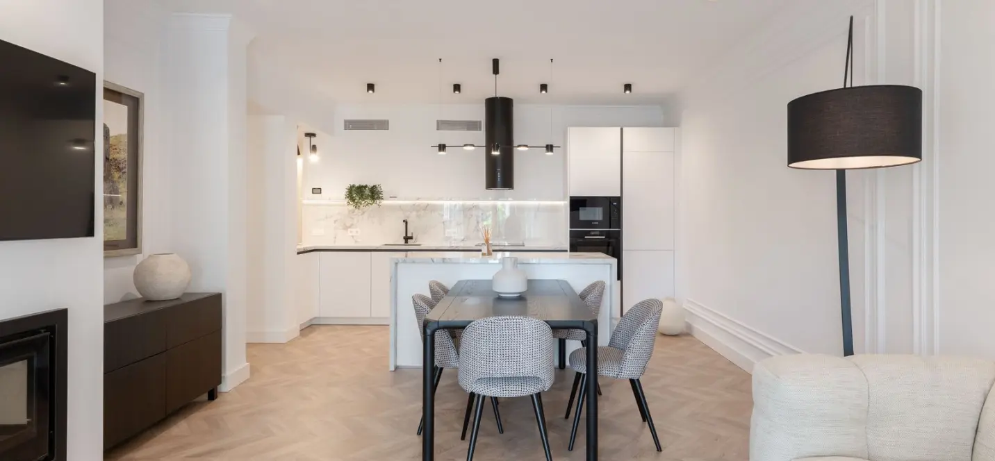 Venta de apartamento en planta baja en Estepona 2