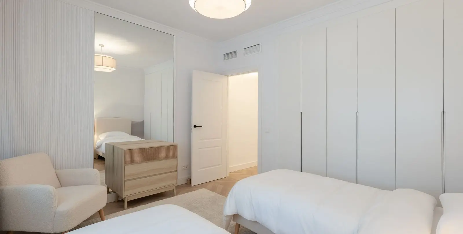 Venta de apartamento en planta baja en Estepona 24