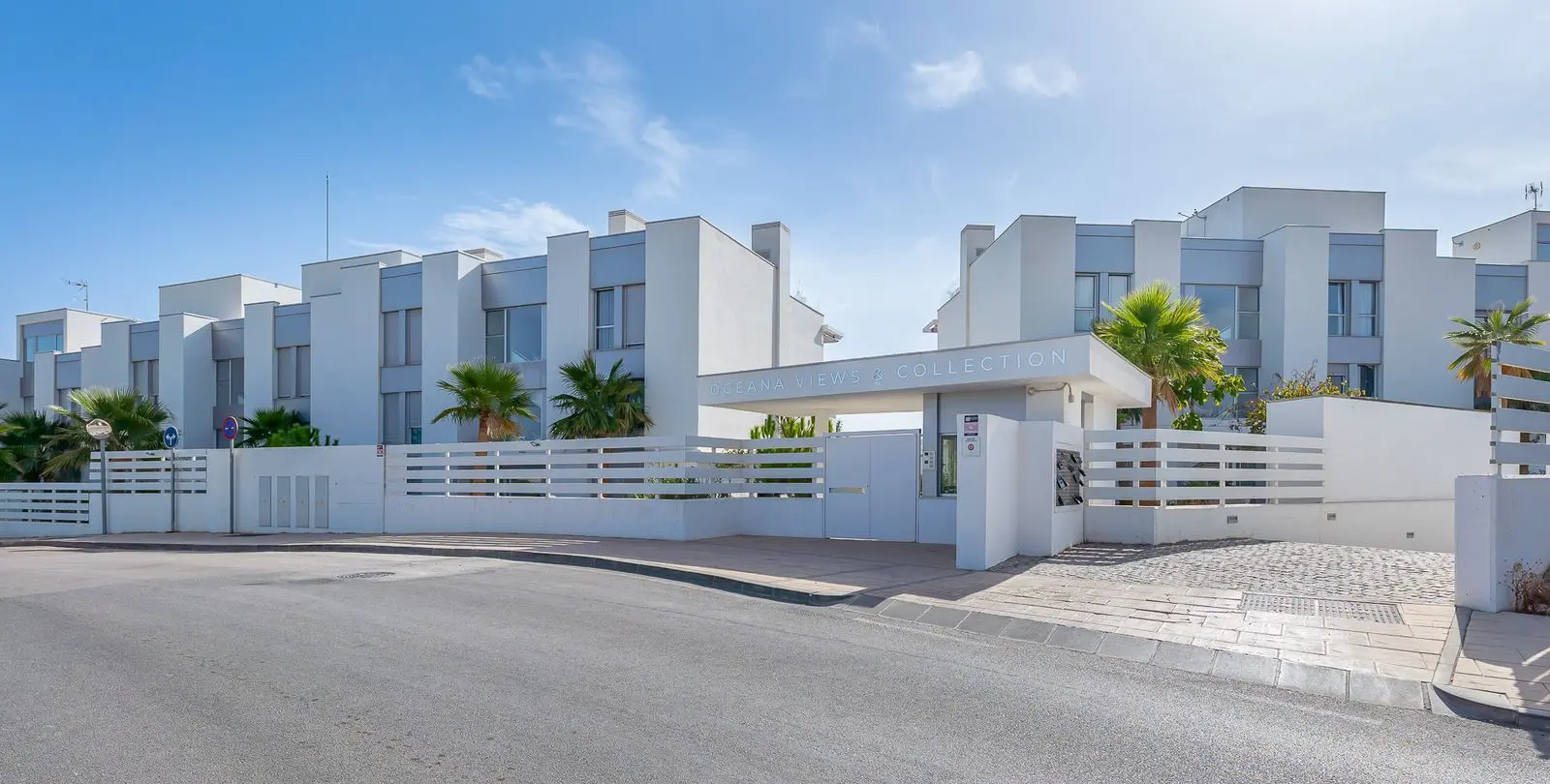 Sale of penthouse in Cancelada 2