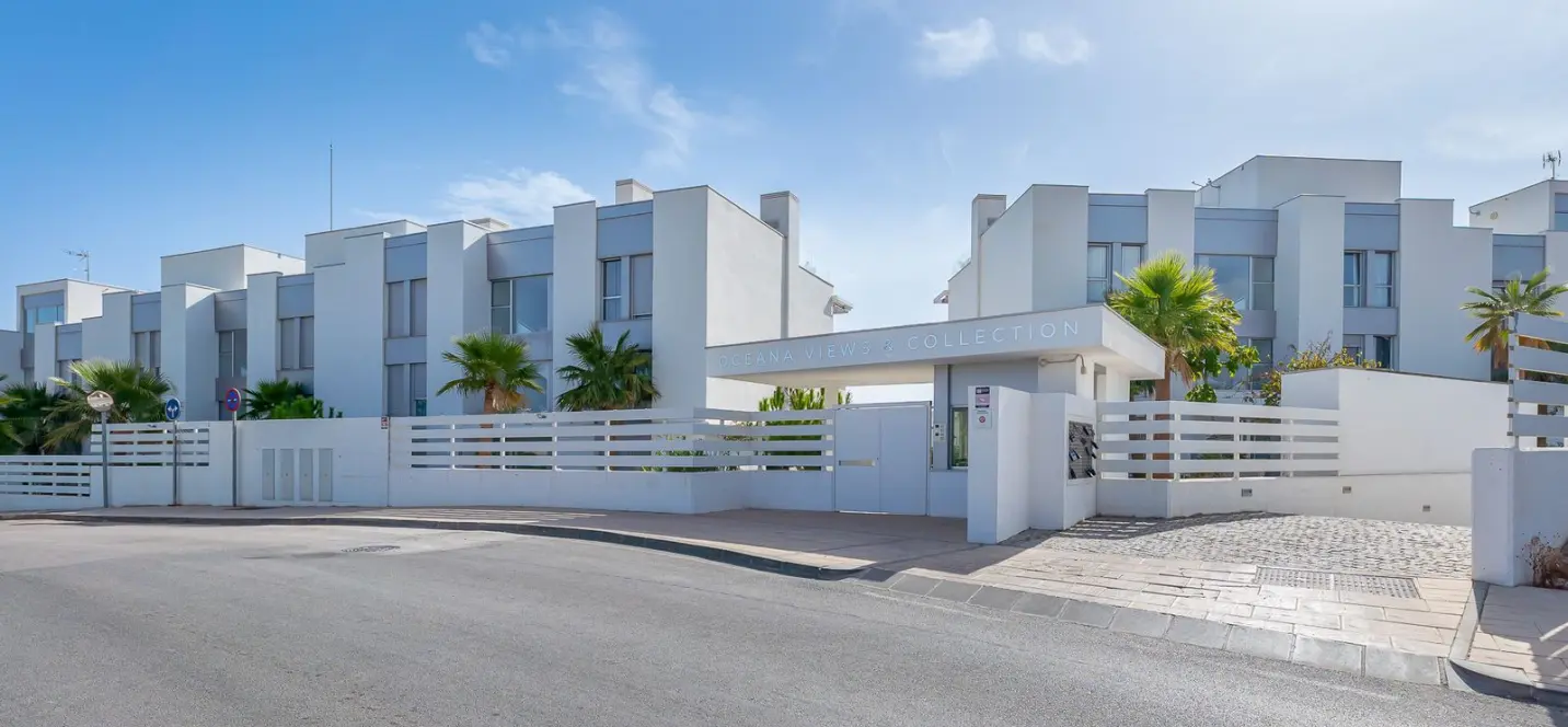 Sale of penthouse in Cancelada 1