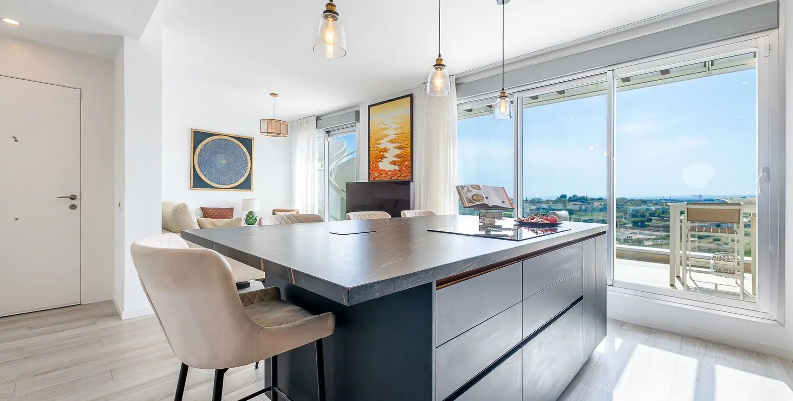 Sale of penthouse in Cancelada 6