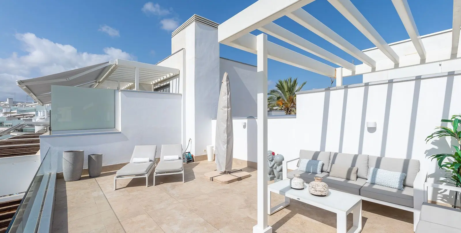 Sale of penthouse in Cancelada 9