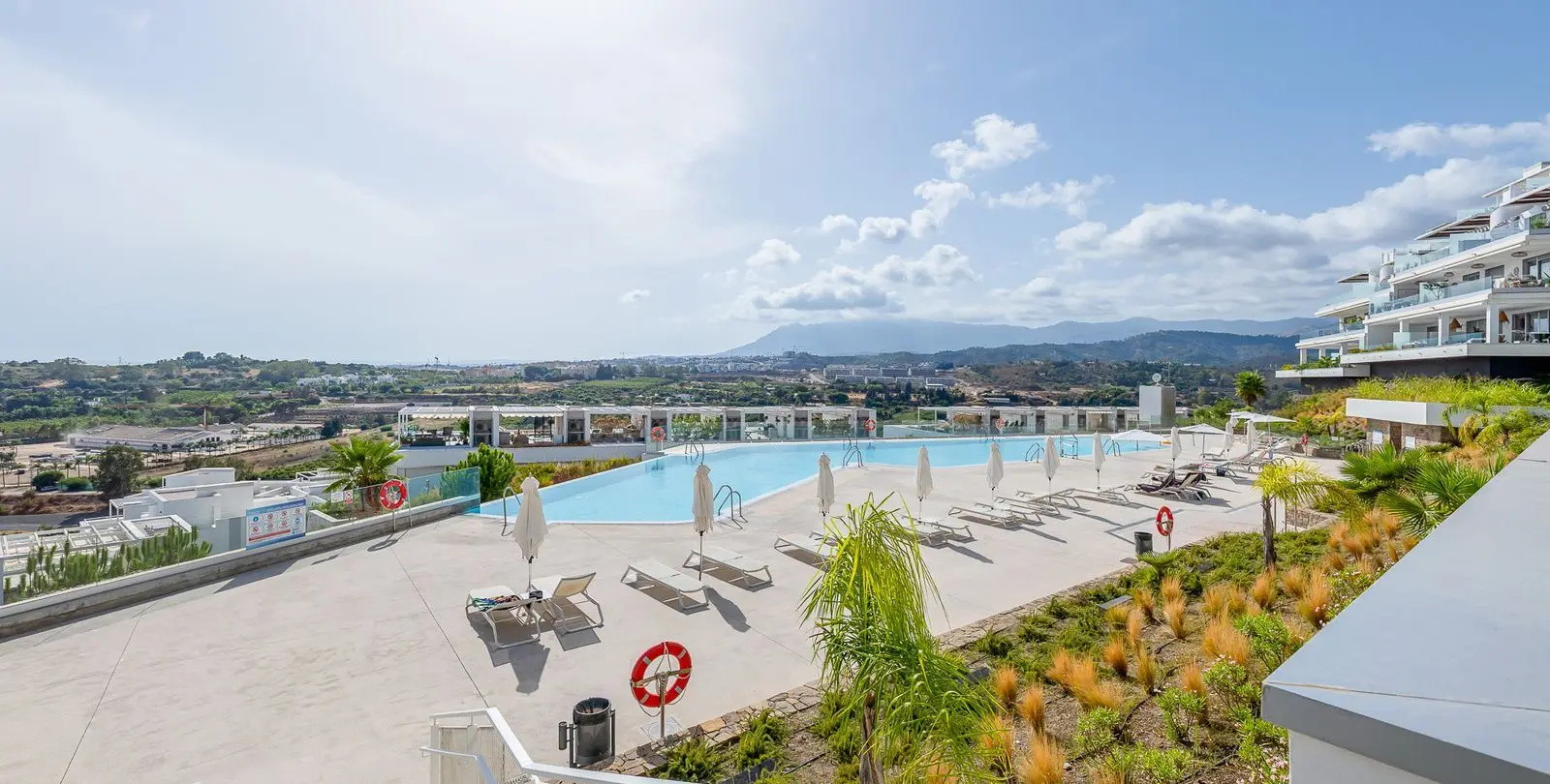 Sale of penthouse in Cancelada 23