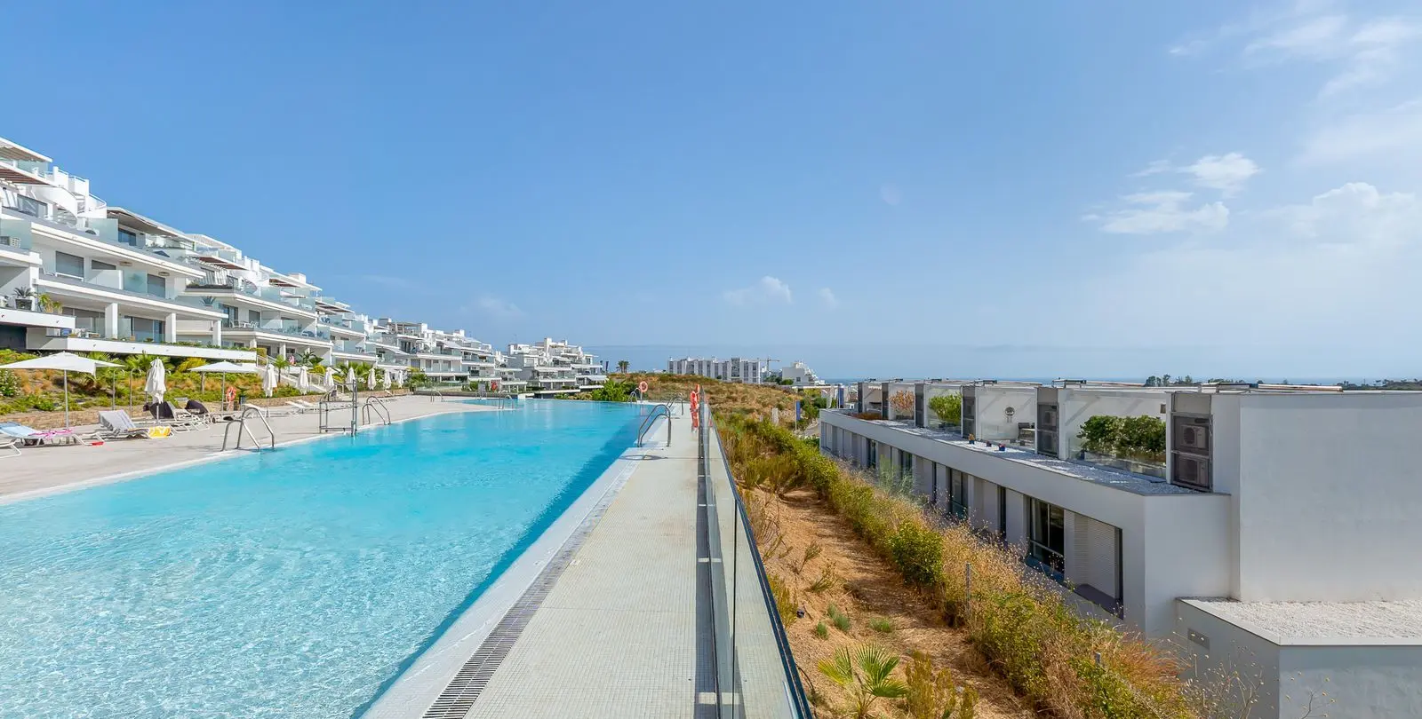 Sale of penthouse in Cancelada 24