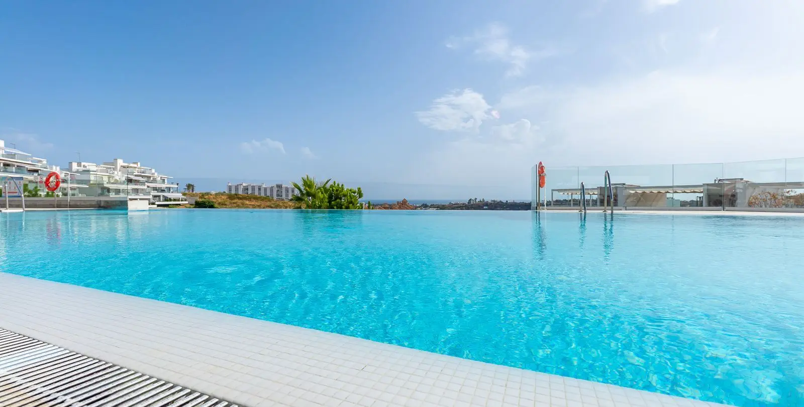 Sale of penthouse in Cancelada 25