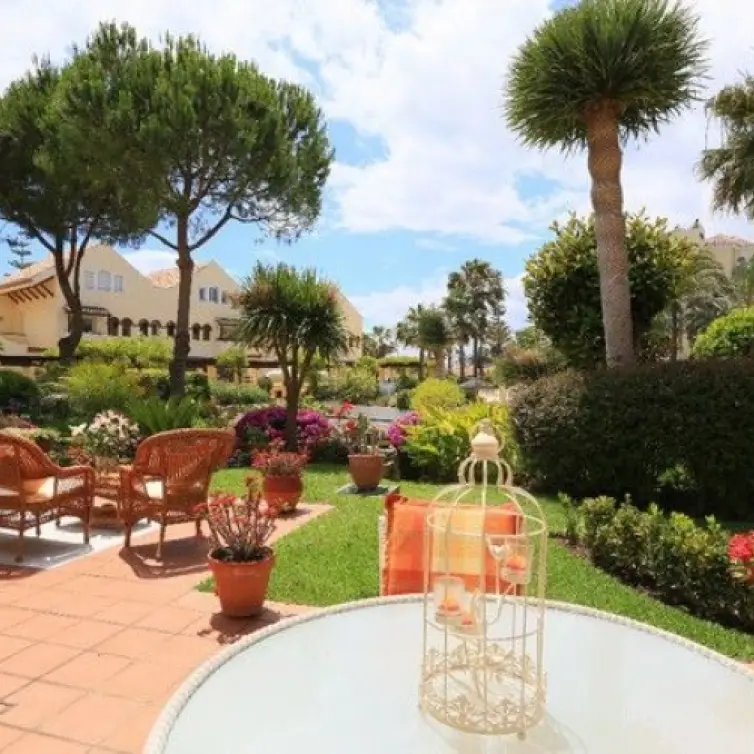 Venta de apartamento en planta baja en Elviria