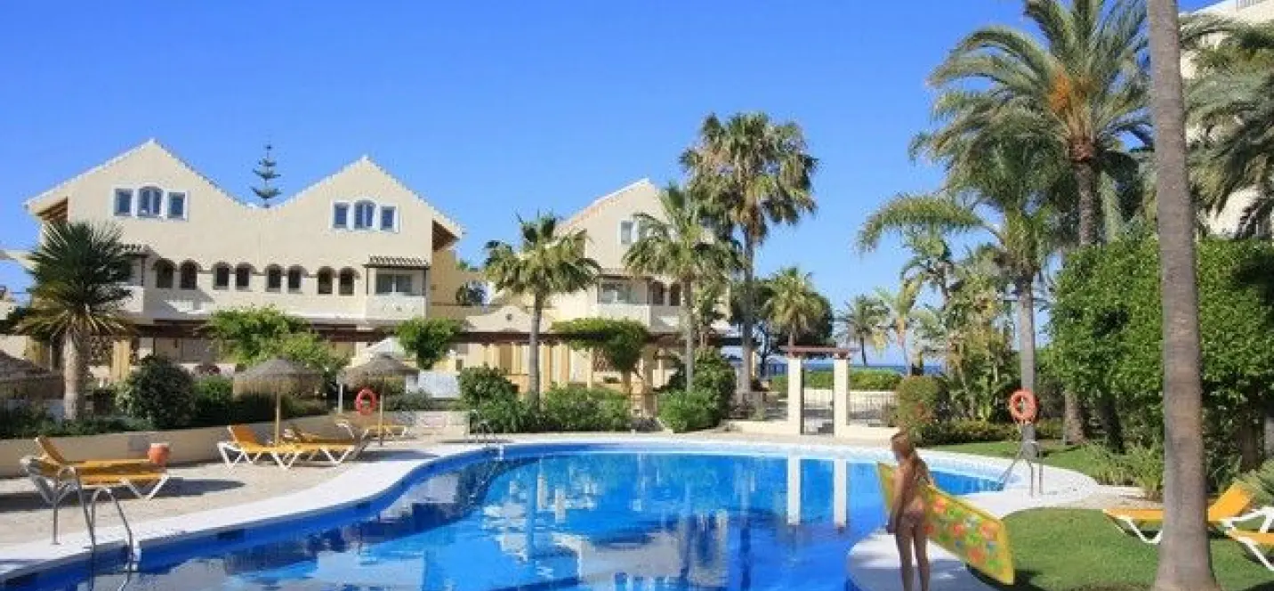 Venta de apartamento en planta baja en Elviria 1
