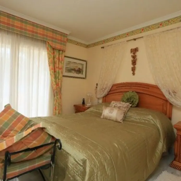 Venta de apartamento en planta baja en Elviria