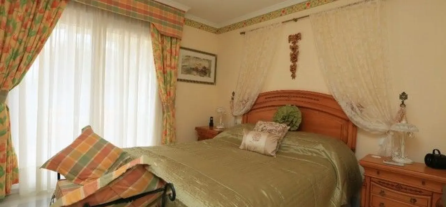 Venta de apartamento en planta baja en Elviria 4
