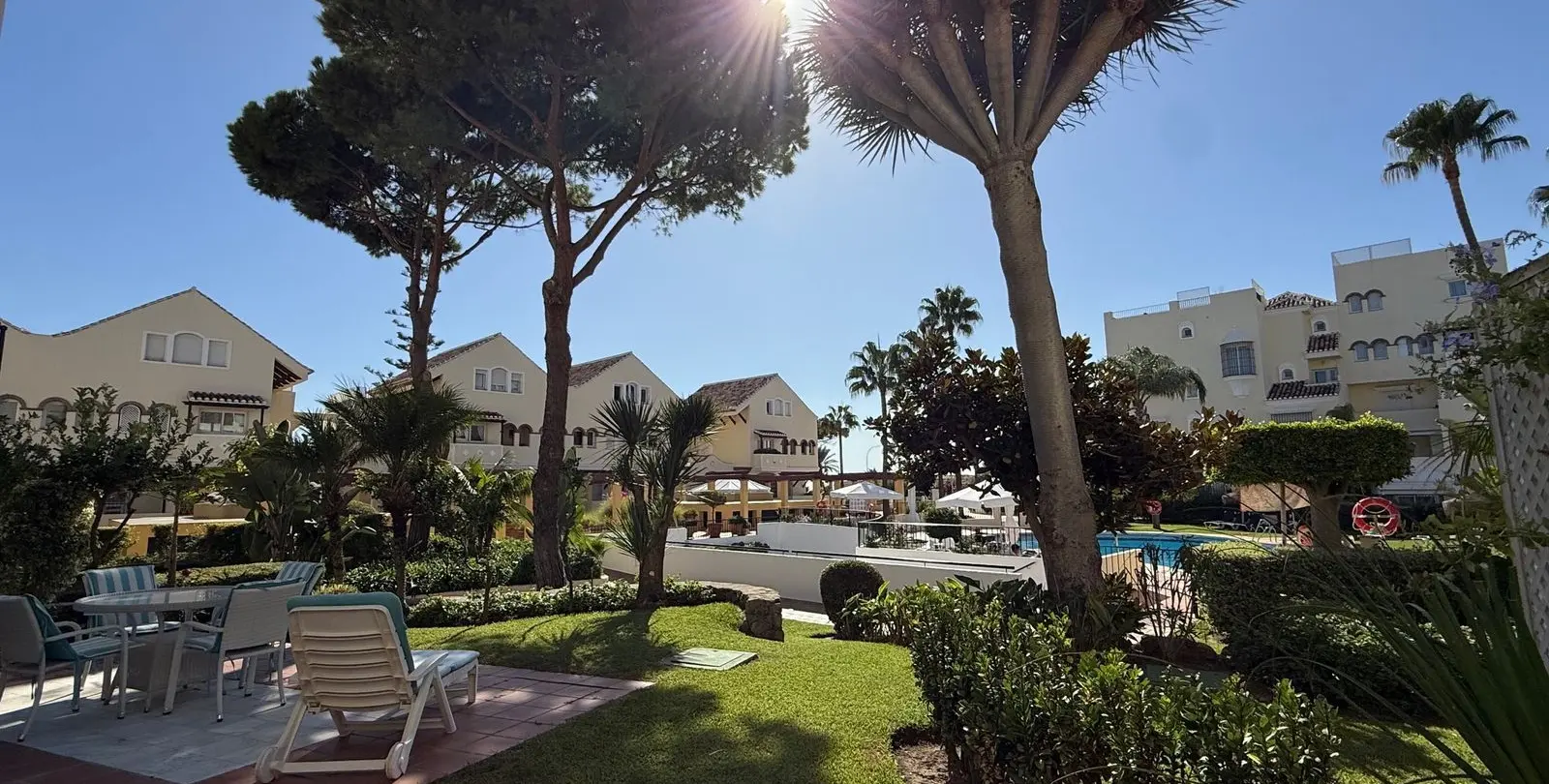 Sale of ground floor apartment in Elviria 11