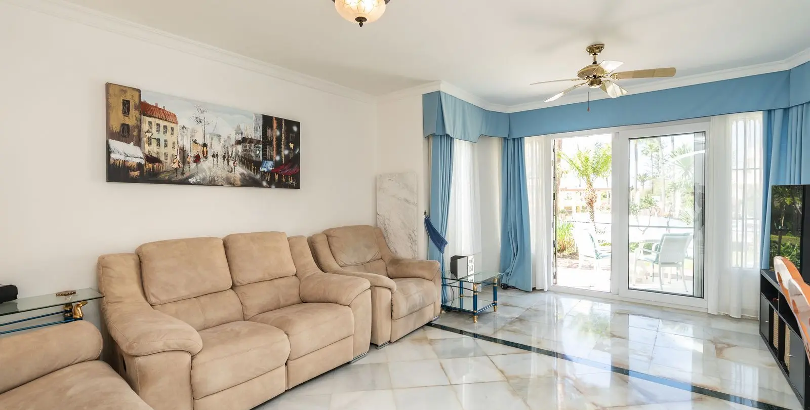 Sale of ground floor apartment in Elviria 22