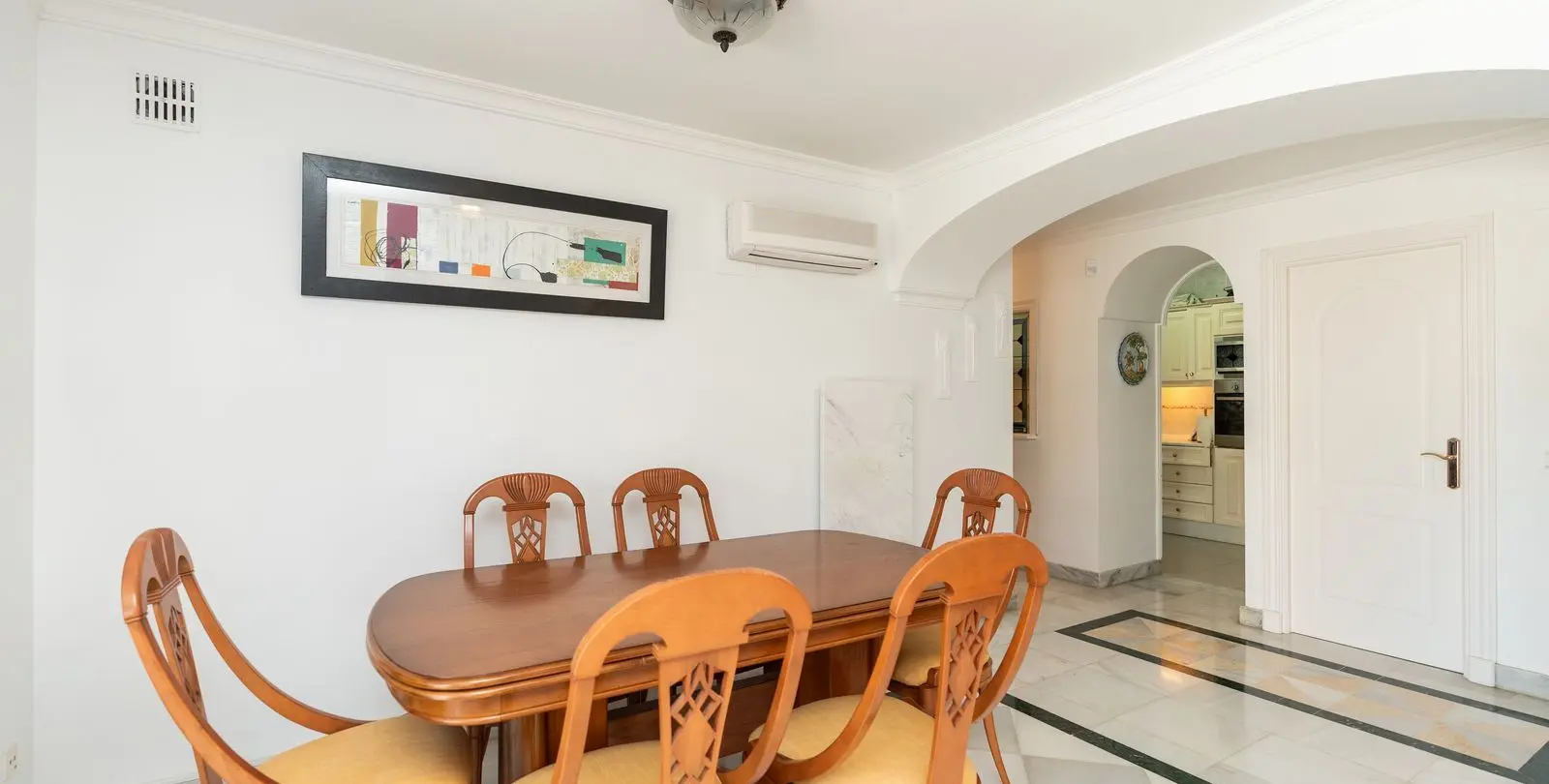 Sale of ground floor apartment in Elviria 24