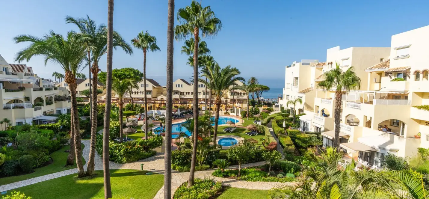 Venta de apartamento en planta baja en Elviria 0