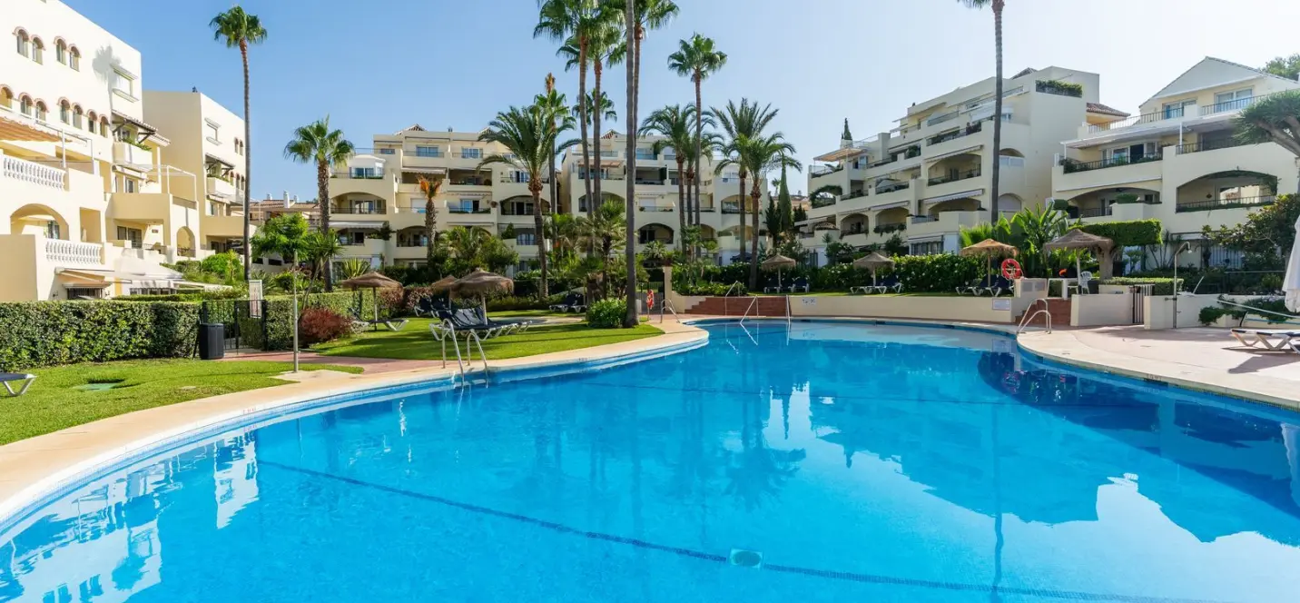 Venta de apartamento en planta baja en Elviria 1