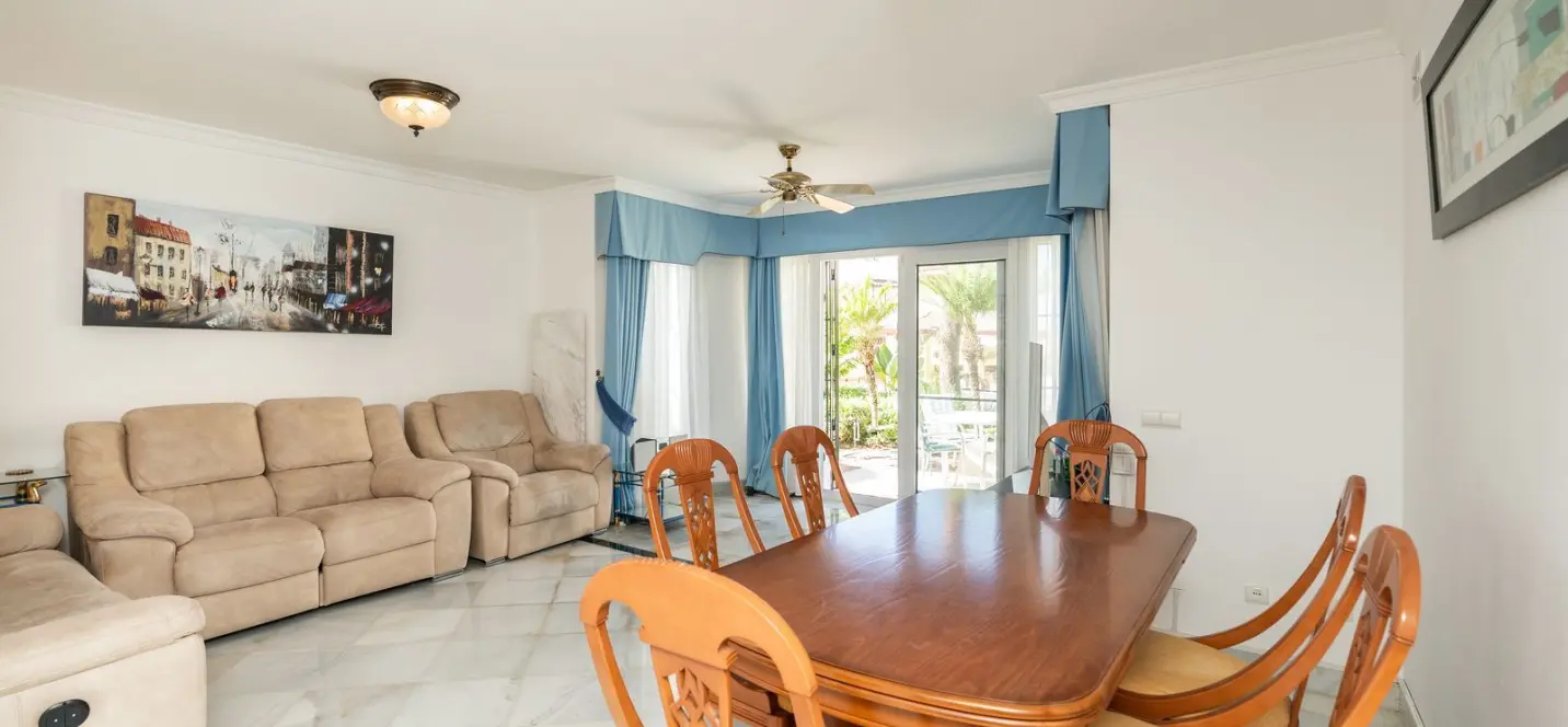 Venta de apartamento en planta baja en Elviria 2