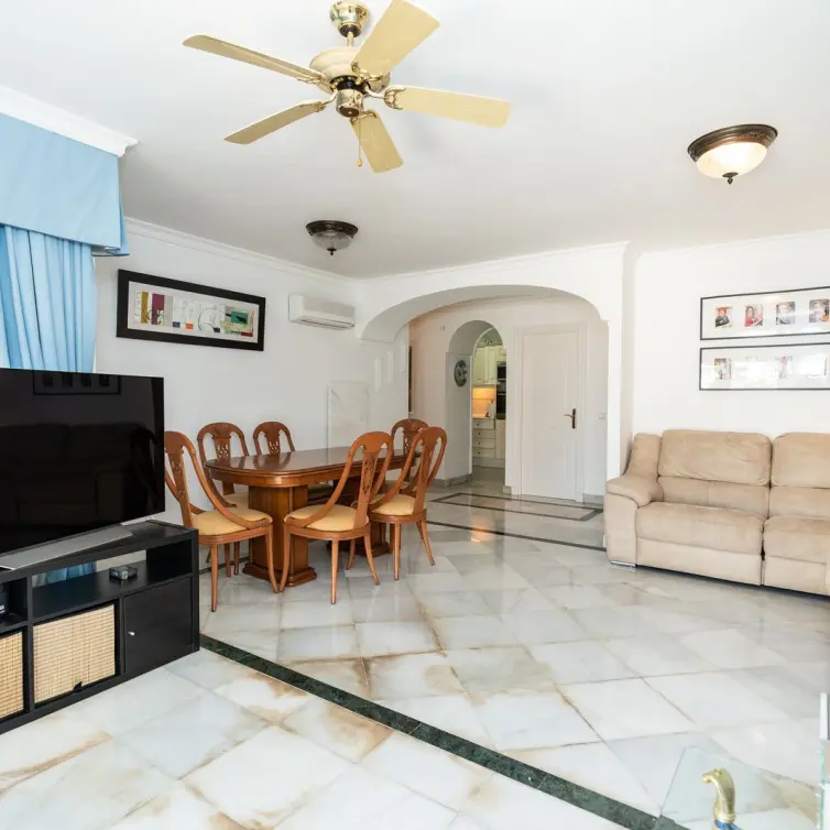 Venta de apartamento en planta baja en Elviria