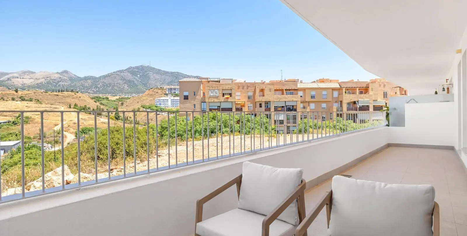 Venta de apartamento en planta baja en Los Pacos 1
