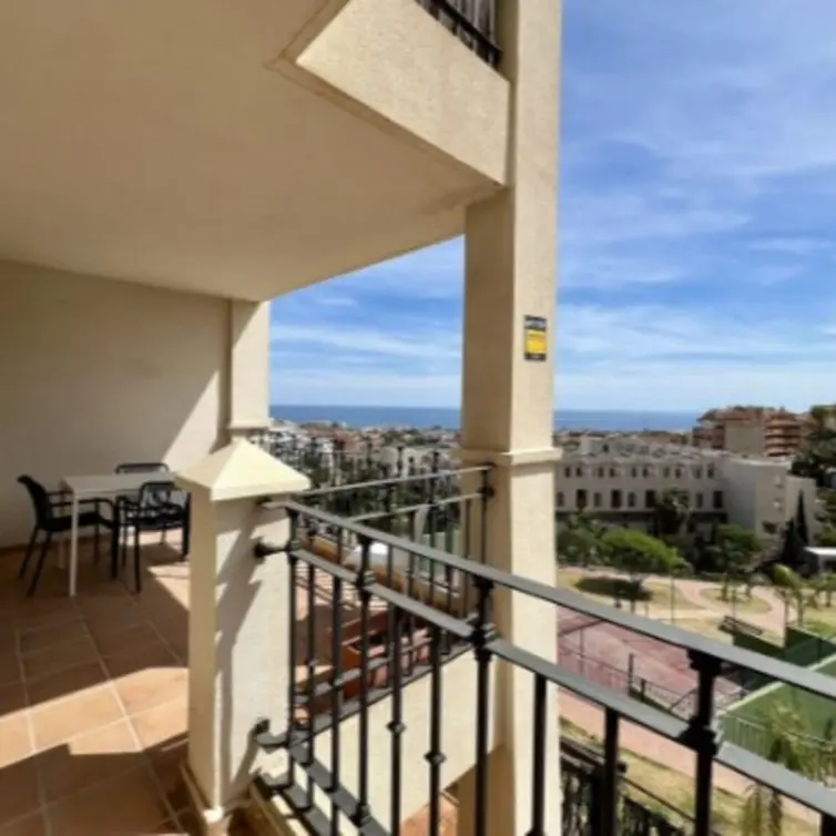 Venta de apartamento en planta media en Riviera del Sol
