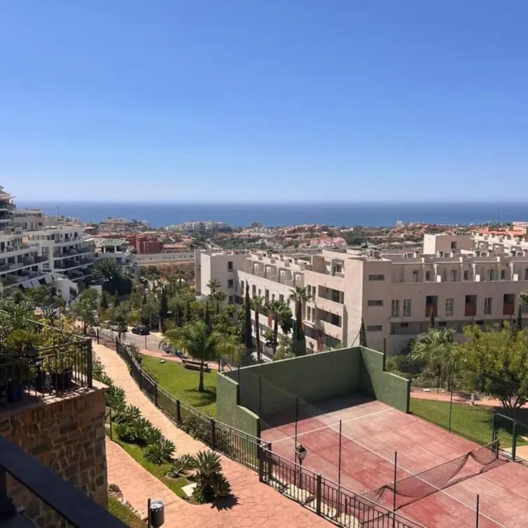 Venta de apartamento en planta media en Riviera del Sol
