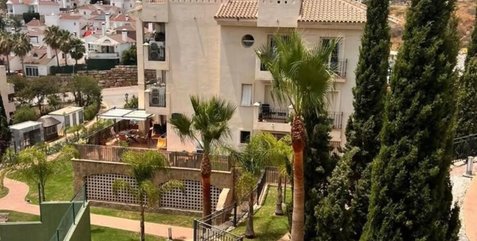 Venta de apartamento en planta media en Riviera del Sol 3