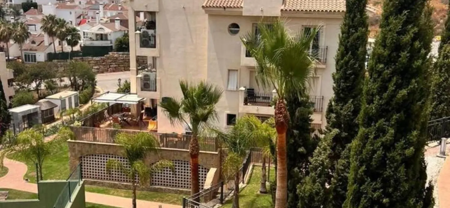 Venta de apartamento en planta media en Riviera del Sol 2