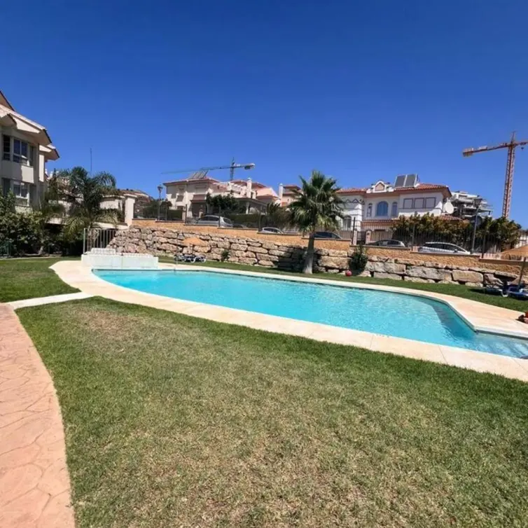Venta de apartamento en planta media en Riviera del Sol