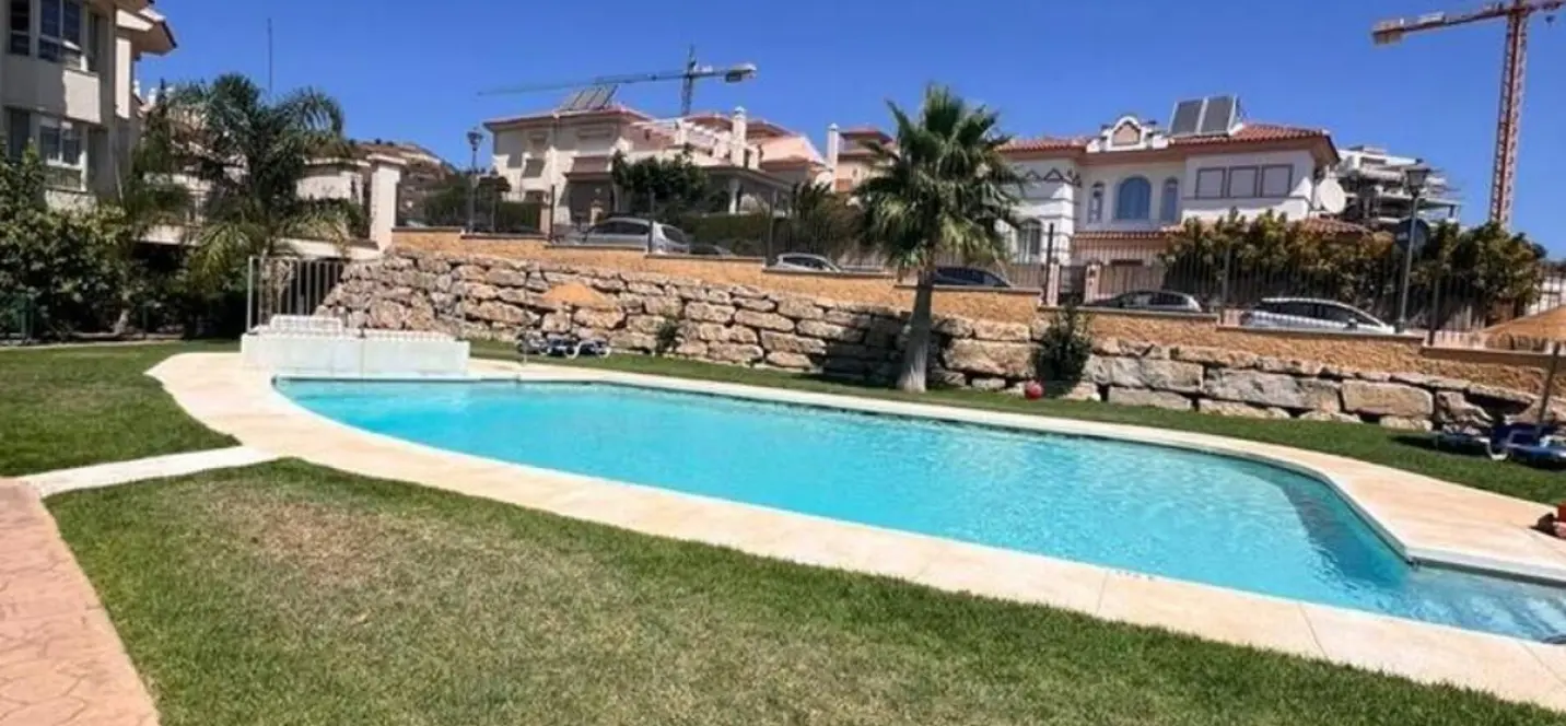 Venta de apartamento en planta media en Riviera del Sol 3