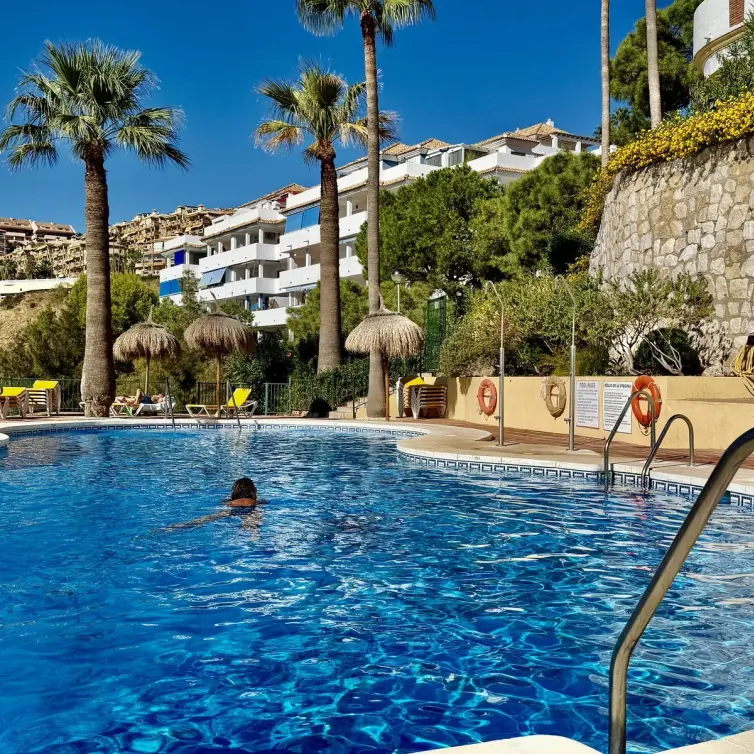Venta de ático dúplex en Calahonda