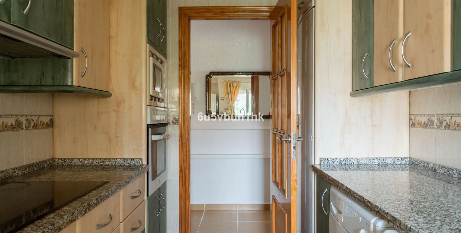 Sale of middle floor apartment in Fuengirola 6