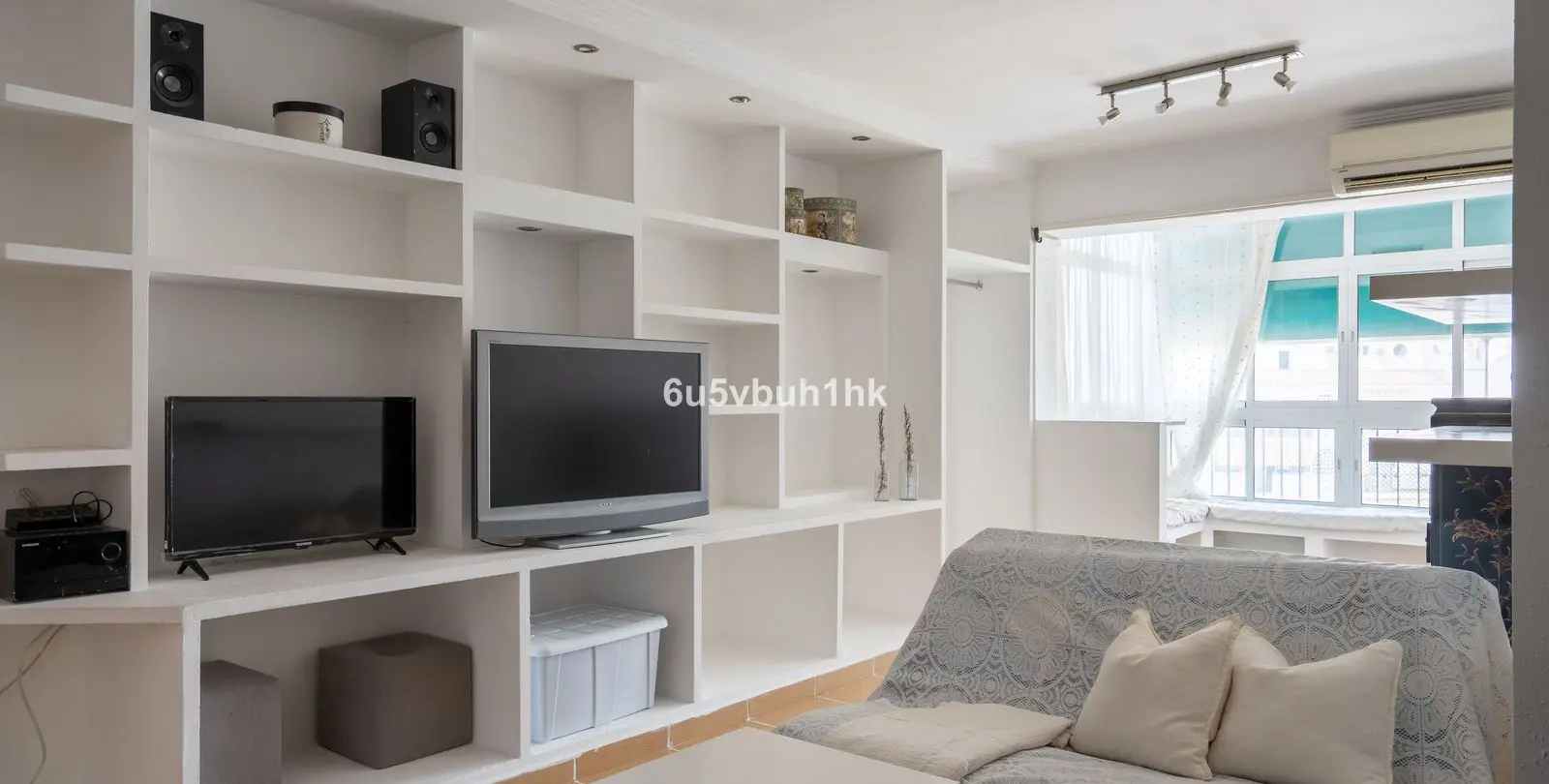 Sale of middle floor apartment in Fuengirola 8