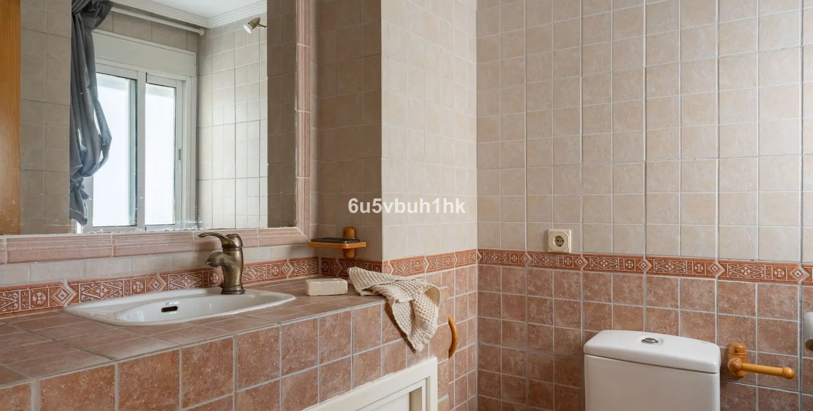 Sale of middle floor apartment in Fuengirola 15