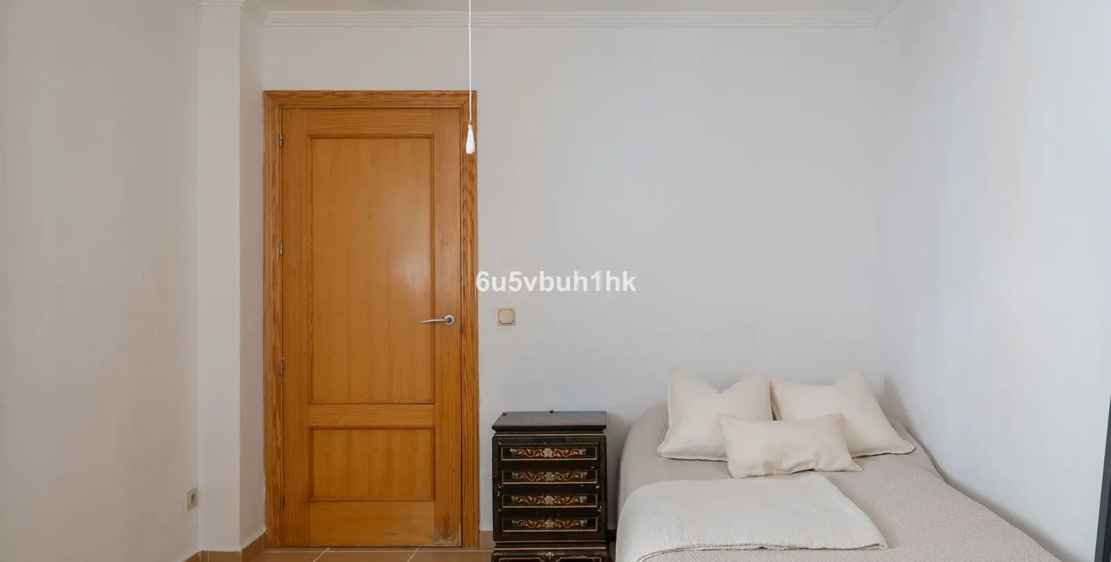 Sale of middle floor apartment in Fuengirola 16
